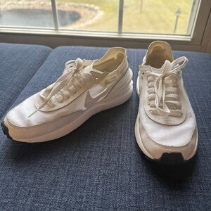 White nsw wffl 1 nike sneaker